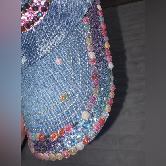✨Bedazzled NYC Denim Baseball Cap – By Cindy Claire✨ - Picture 4 of 6
